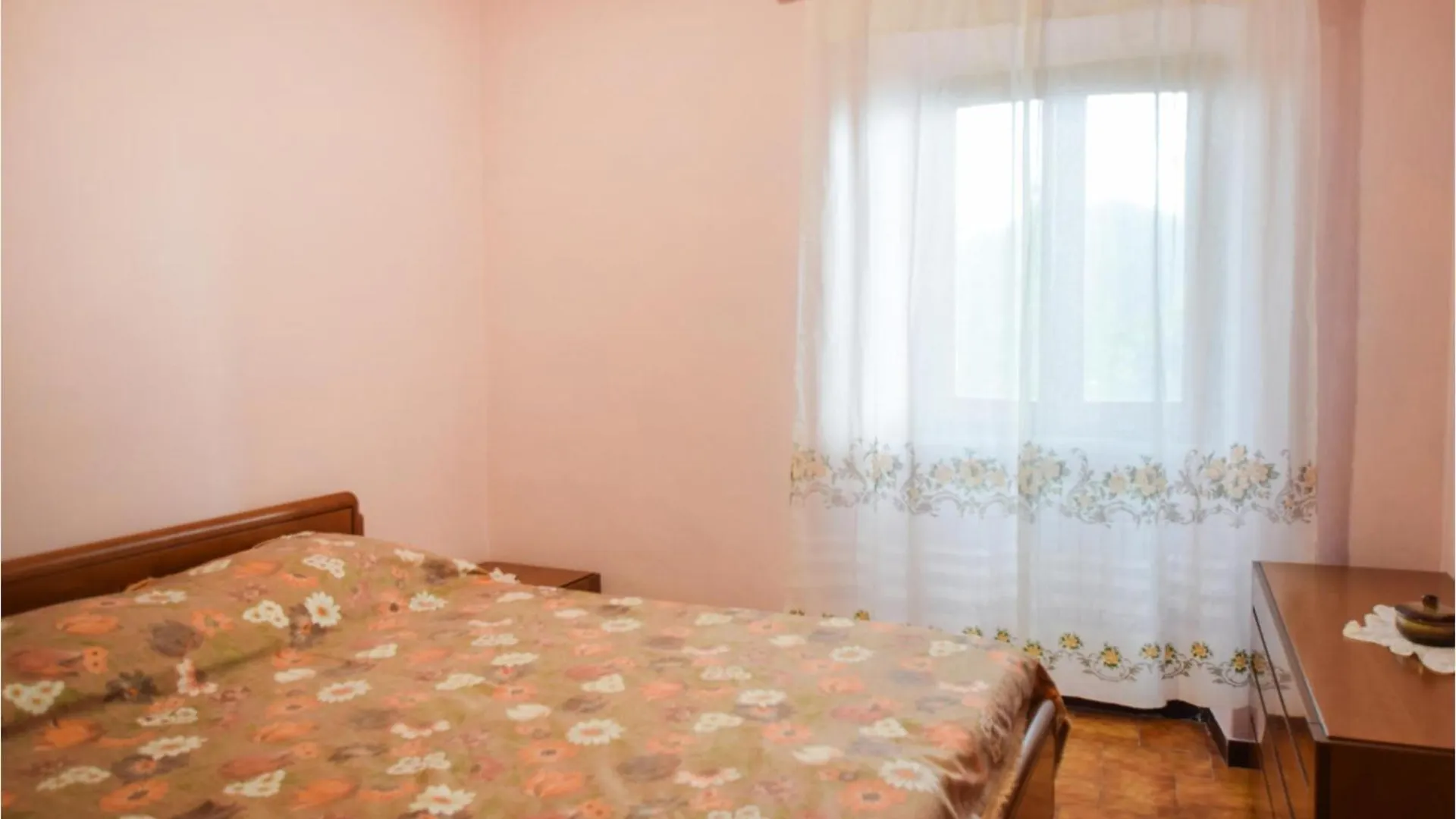 Pet Friendly Home In Bagni Di Lucca With Kitchen