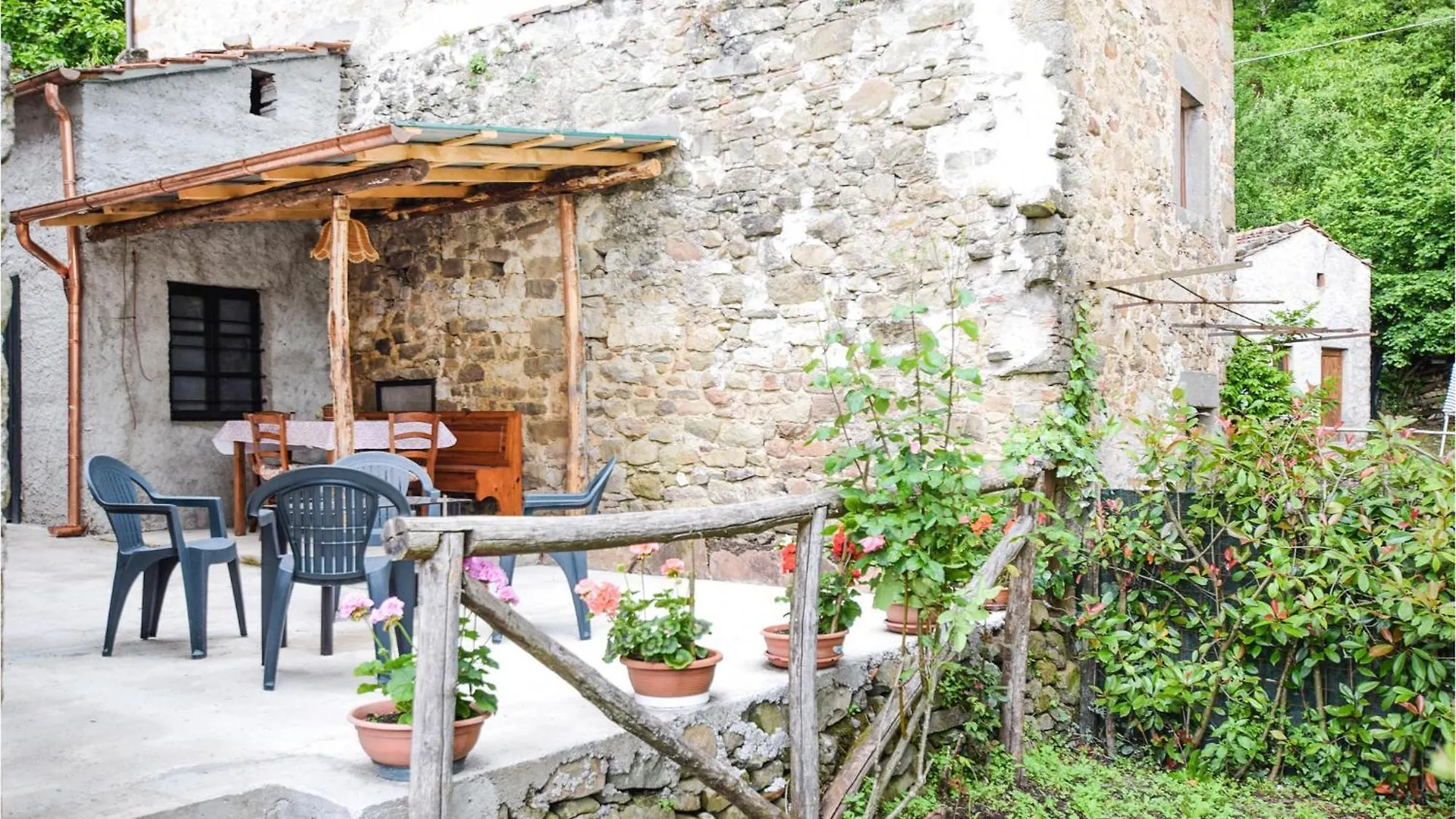 Pet Friendly Home In Bagni Di Lucca With Kitchen